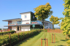 Отель Ingliston Country Club Hotel  Бишоптон